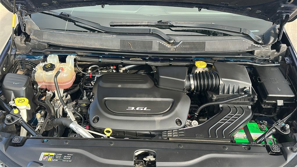 Used 2017 Chrysler Pacifica LX image 3