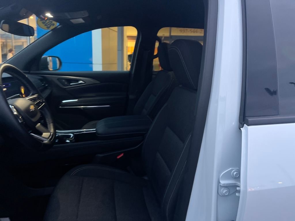 Used 2025 Chevrolet Traverse LT image 18