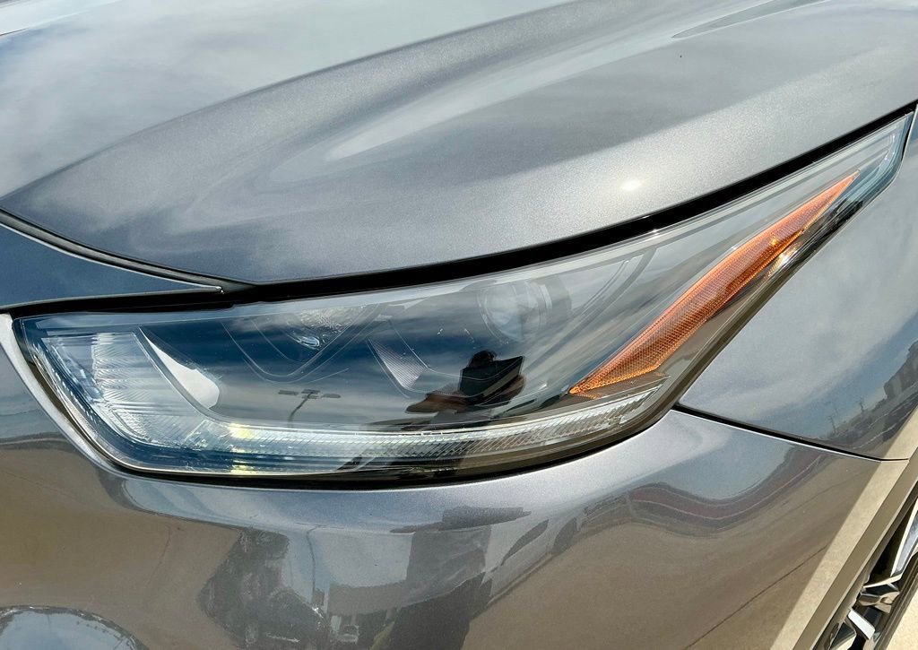 Used 2022 Toyota Highlander XSE FWD image 10