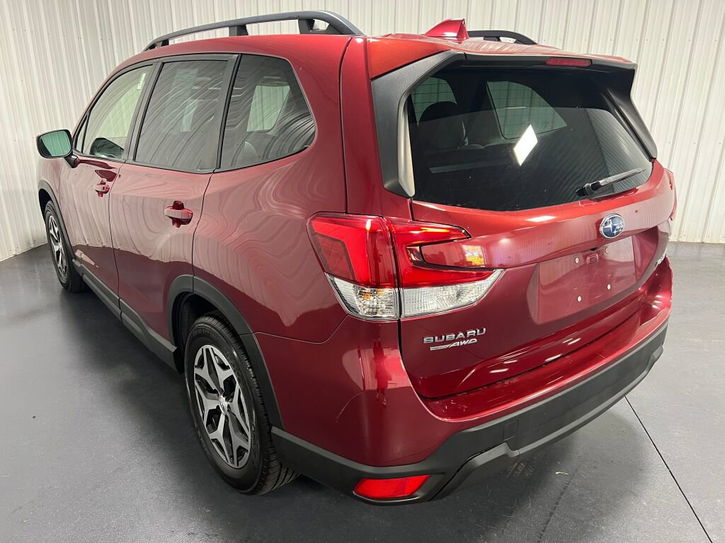 Used 2022 Subaru Forester Premium image 22