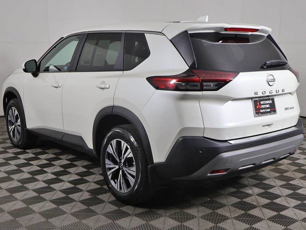 Used 2023 Nissan Rogue SV AWD/4WD image 7