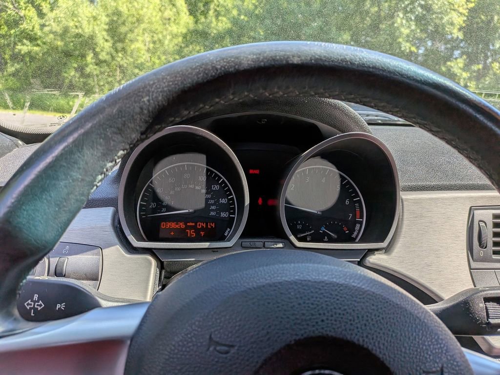 Used 2003 BMW Z4 2.5i RWD image 10