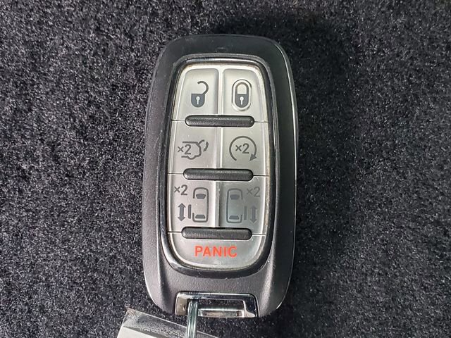 Certified 2024 Chrysler Pacifica Touring-L image 34