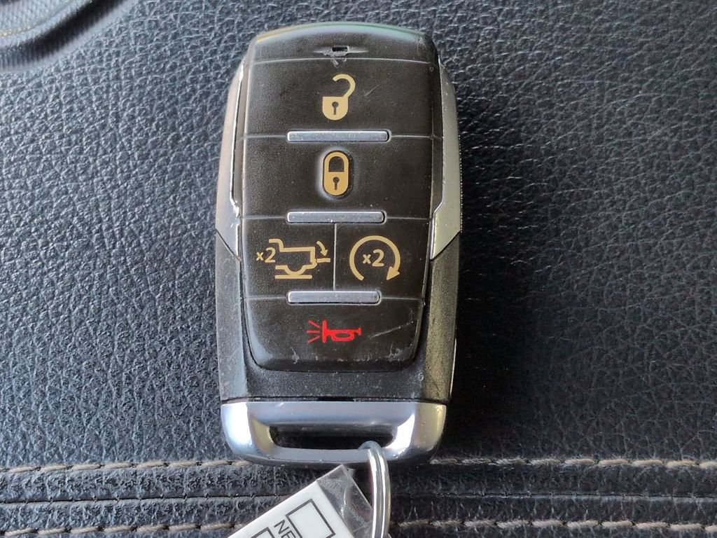 Used 2019 RAM 1500 Laramie AWD/4WD image 29
