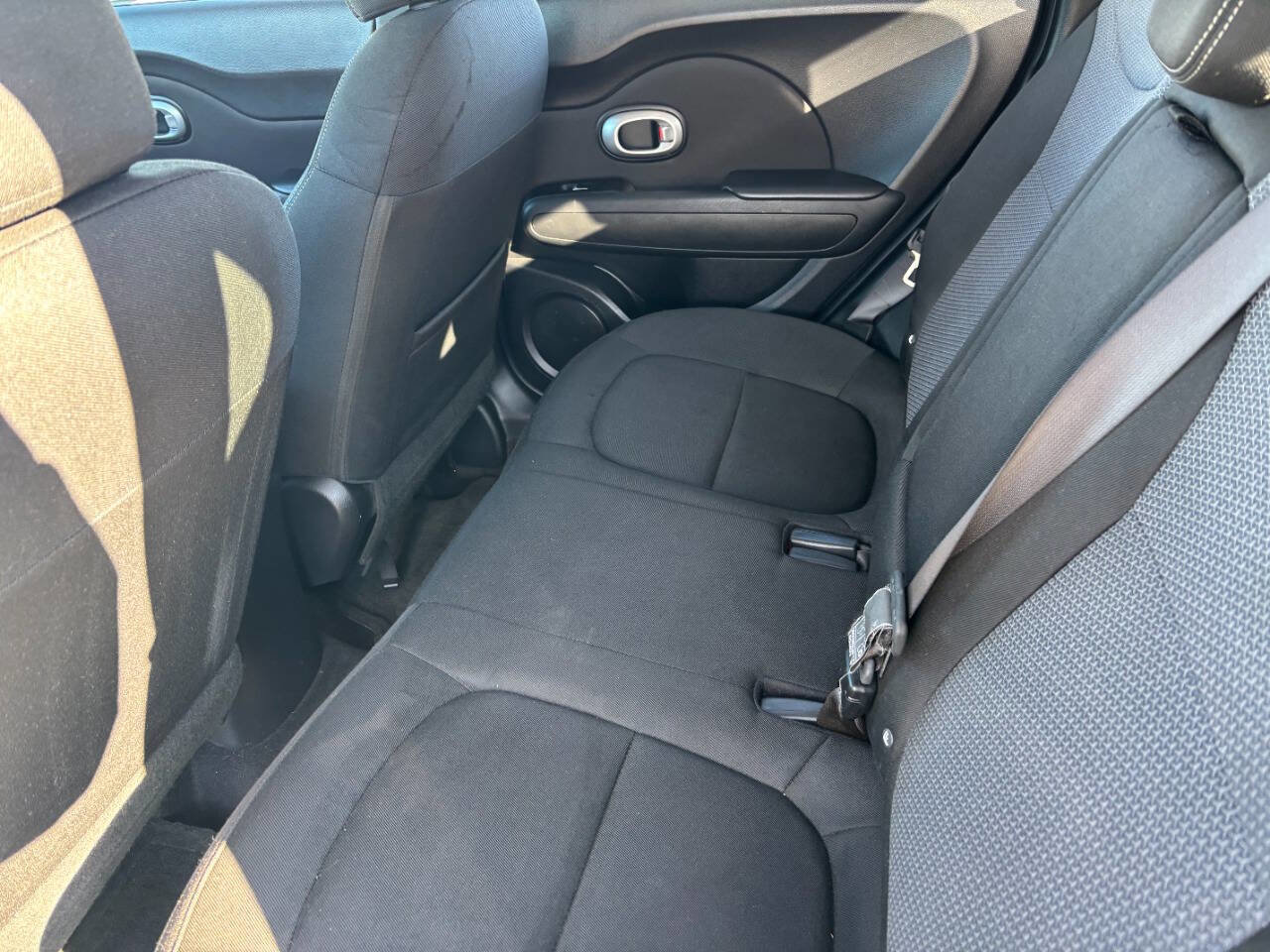 Used 2017 Kia Soul + image 9