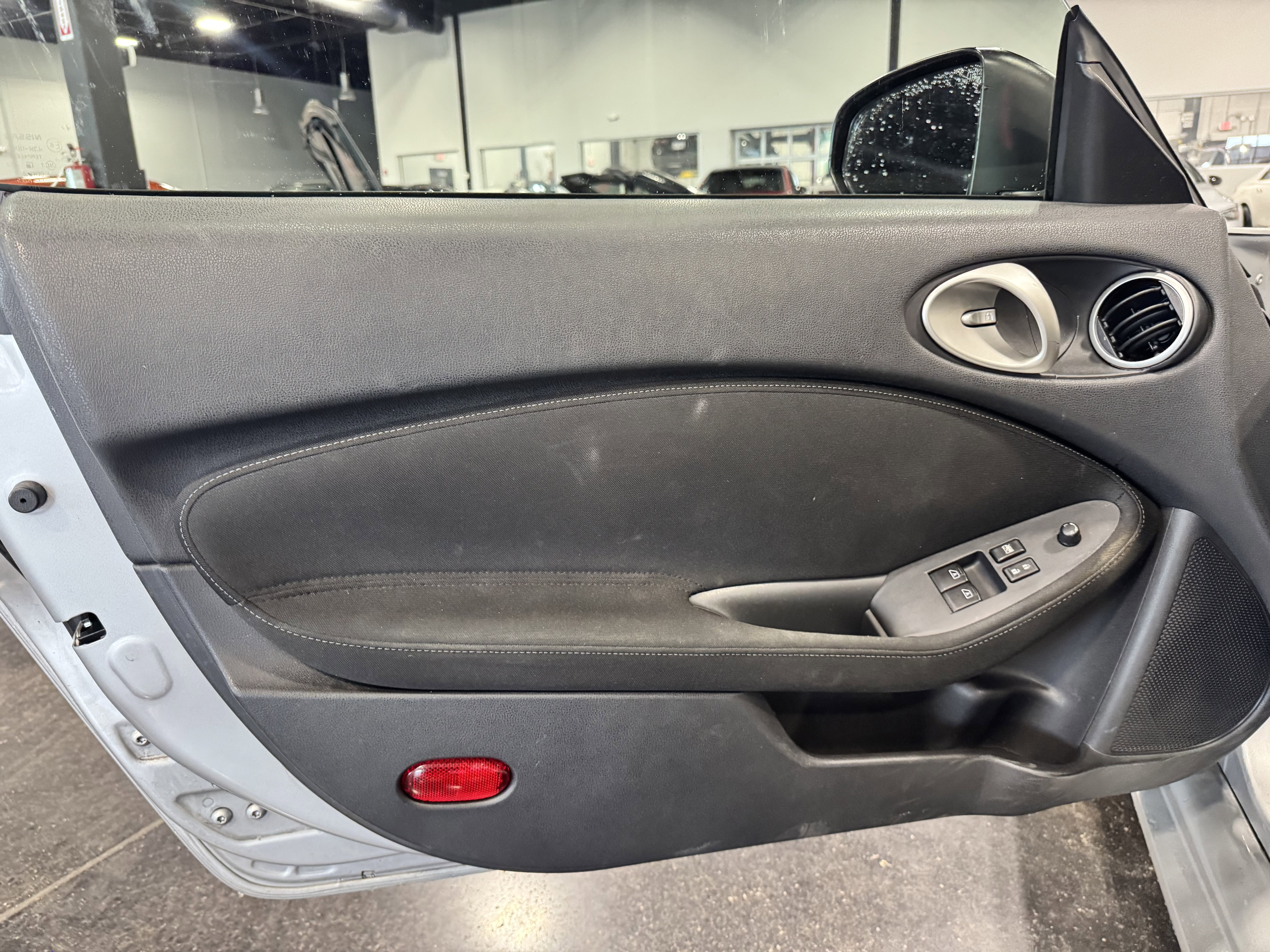 Used 2012 Nissan 370Z Coupe image 27