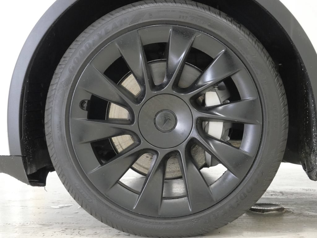 Used 2021 Tesla Model Y Long Range AWD/4WD image 10