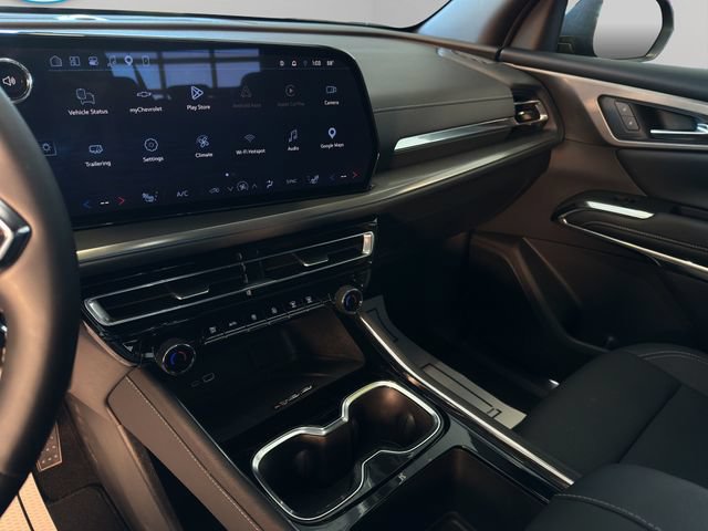 Used 2026 Chevrolet Traverse LT AWD/4WD image 16