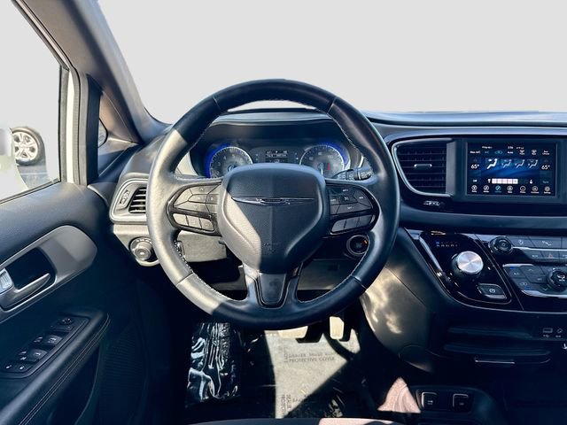 Used 2018 Chrysler Pacifica Touring Plus w/ S Appearance Package FWD image 20