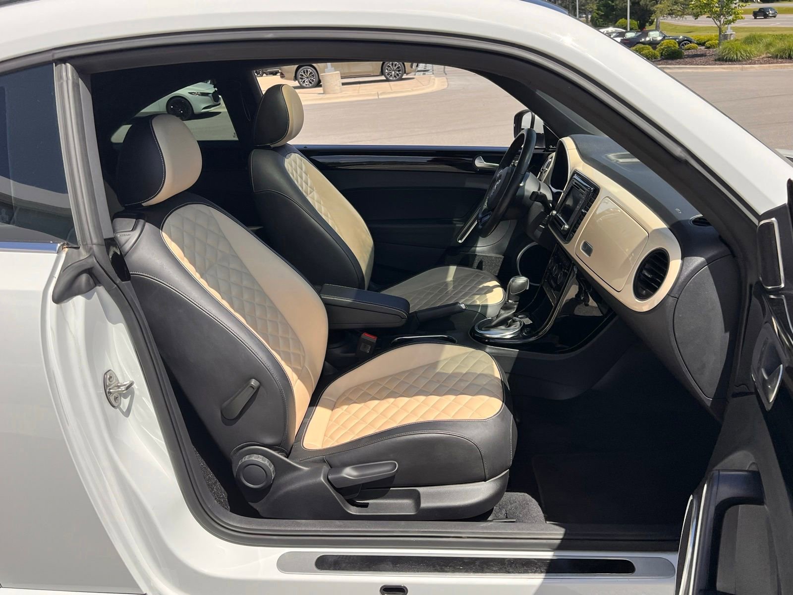 Used 2019 Volkswagen Beetle 2.0T Final Edition SEL FWD image 30