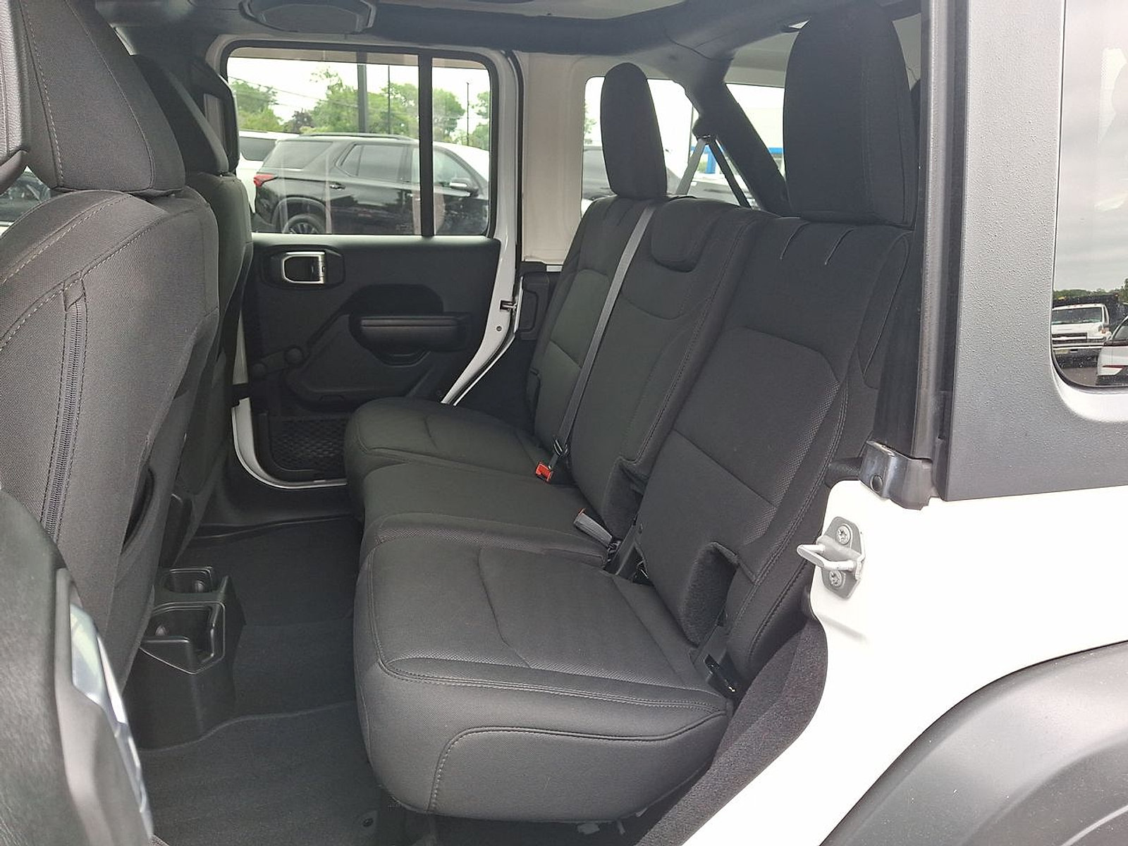 Used 2018 Jeep Wrangler Unlimited Sport AWD/4WD image 19