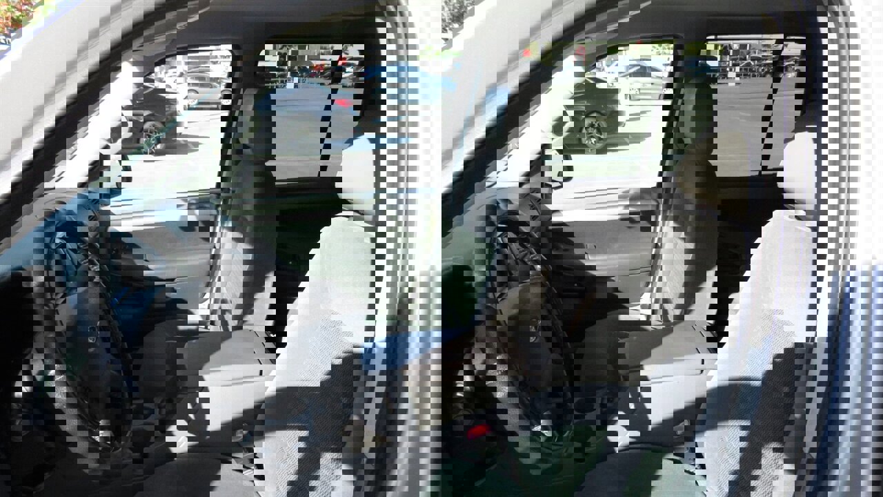 Used 2003 Ford Explorer XLT image 11