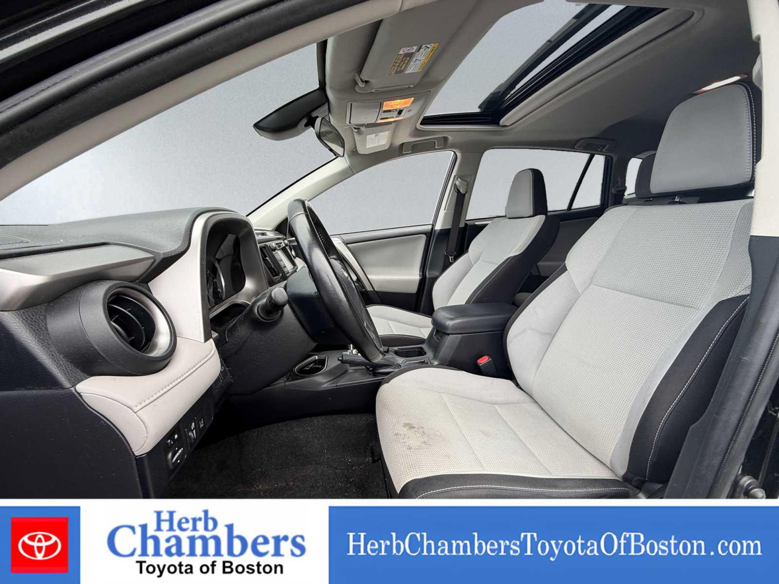 Used 2017 Toyota RAV4 XLE w/ All Weather Liner Package AWD/4WD image 6