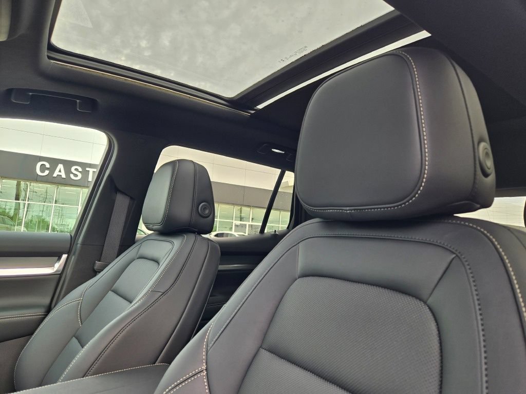 New 2027 GMC Terrain Elevation w/ Elevation Premium Package AWD/4WD image 5