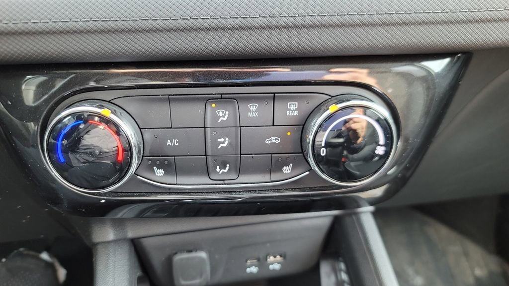 Used 2024 Chevrolet TrailBlazer LT w/ LT Cold Weather Package image 22