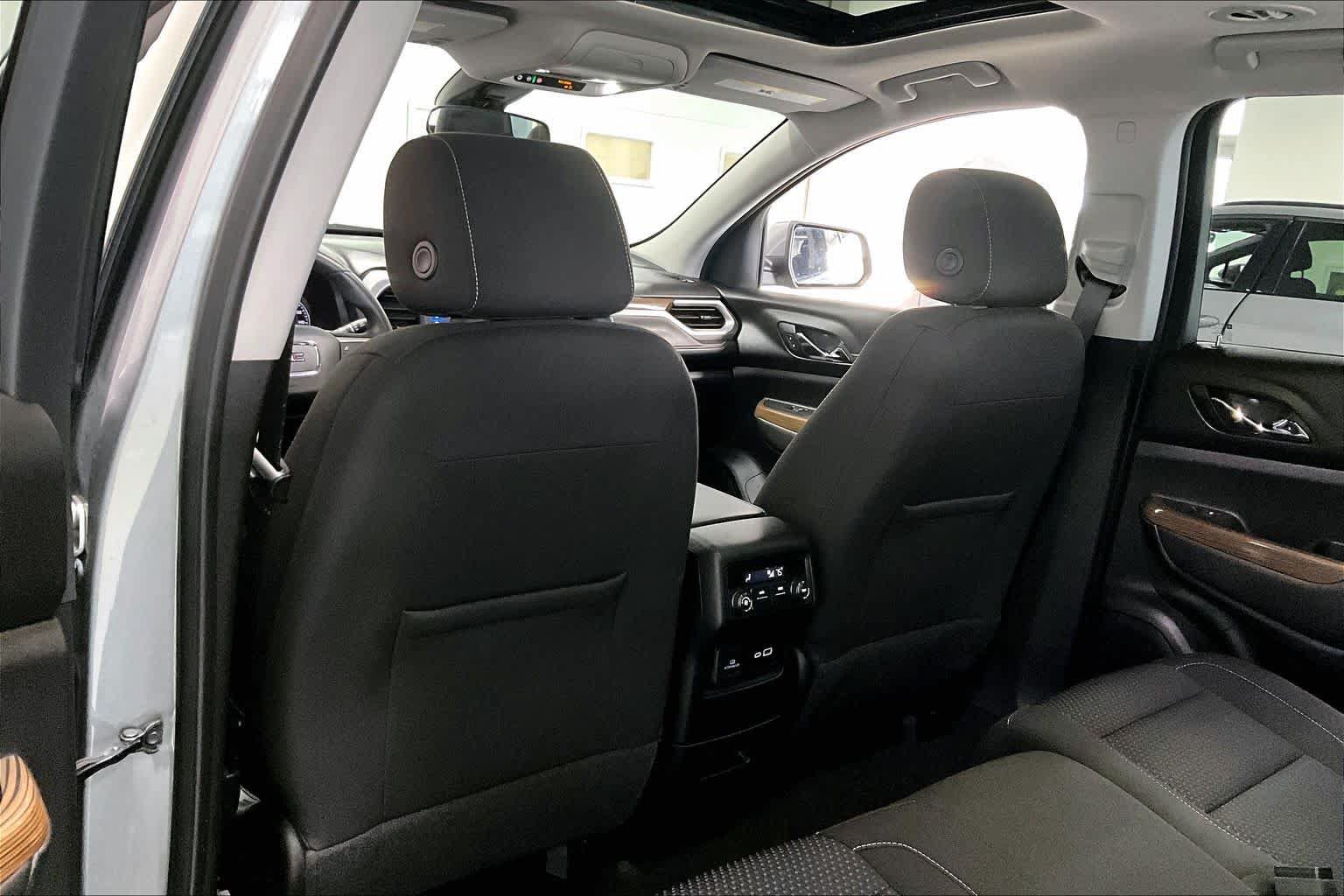 Used 2023 GMC Acadia SLE w/ Driver Convenience Package AWD/4WD image 10