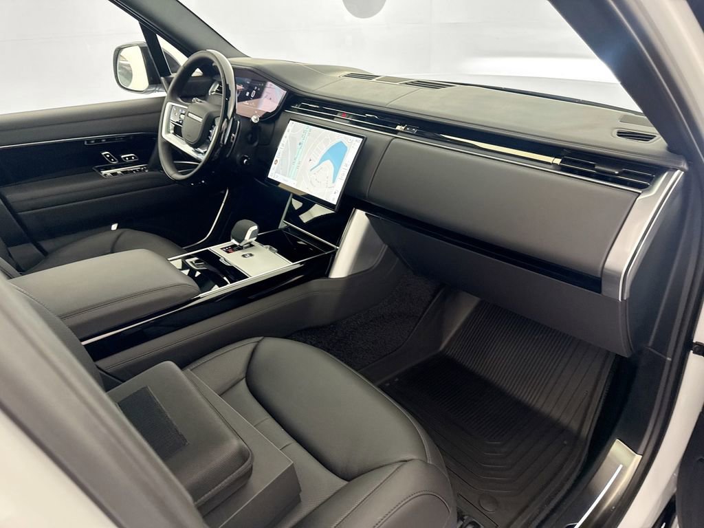 New 2026 Land Rover Range Rover Long Wheelbase SE image 28