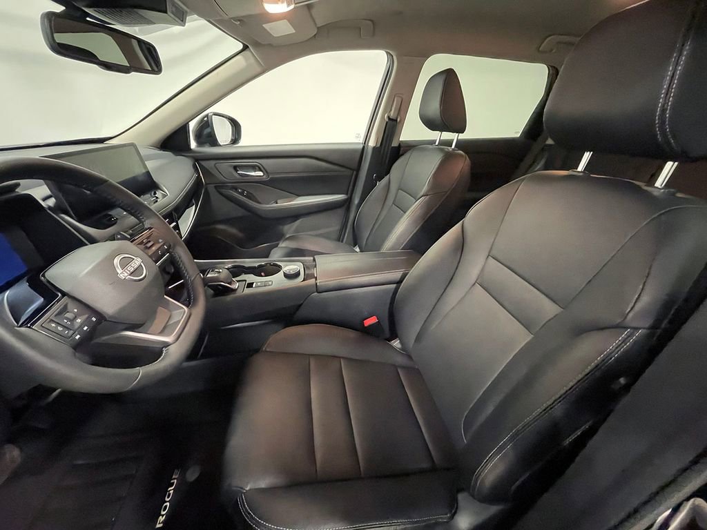 Used 2026 Nissan Rogue SL AWD/4WD image 3
