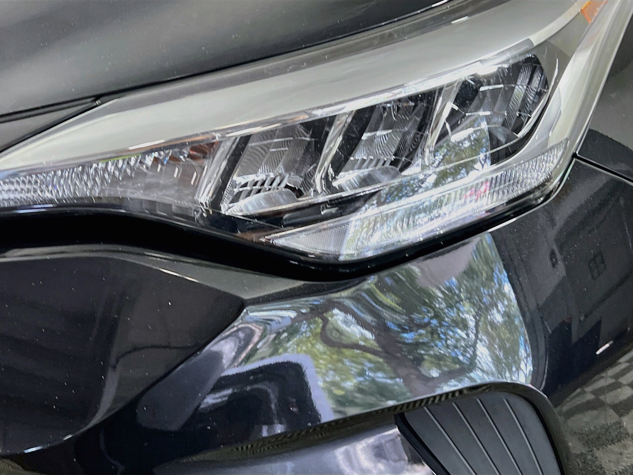 Used 2020 Toyota C-HR XLE FWD image 12
