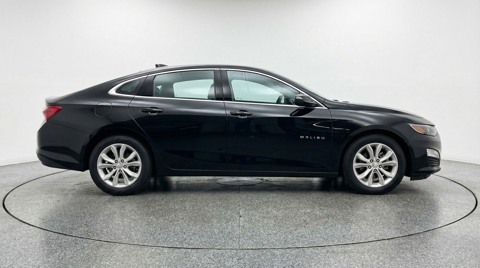 Used 2024 Chevrolet Malibu LT FWD image 11