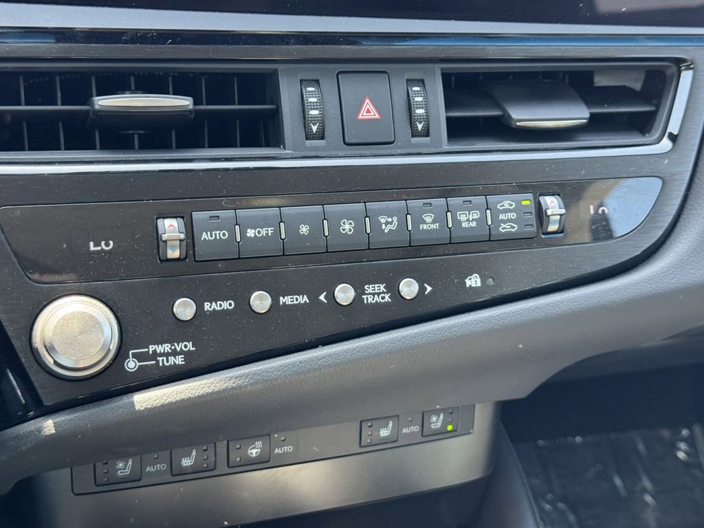 Used 2023 Lexus ES 250 w/ Premium Package AWD/4WD image 19