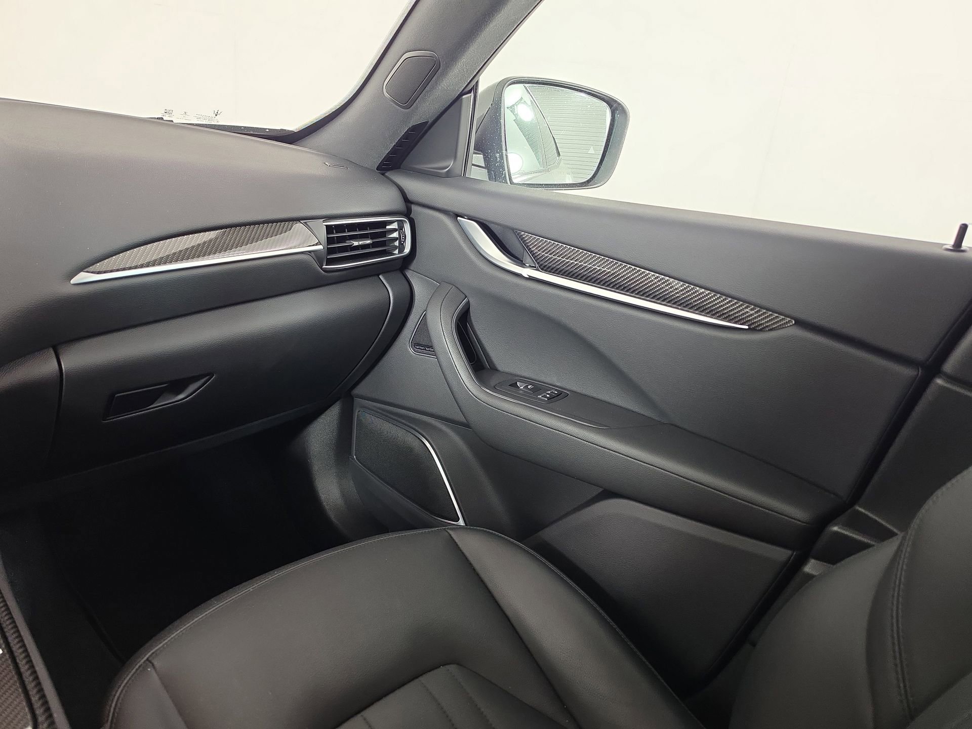 Used 2022 Maserati Levante Modena AWD/4WD image 33