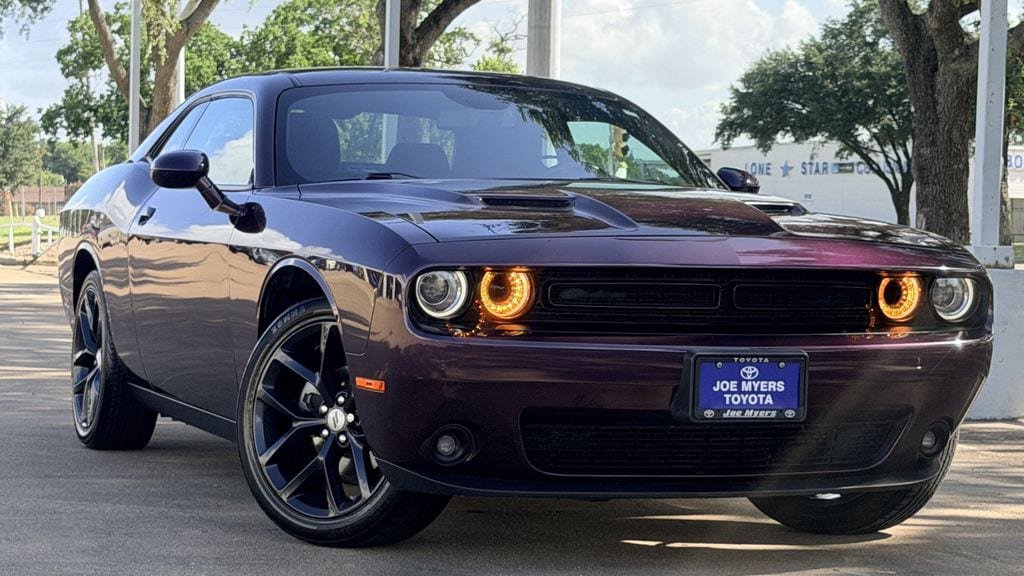 Used 2022 Dodge Challenger SXT w/ Blacktop Package RWD image 2