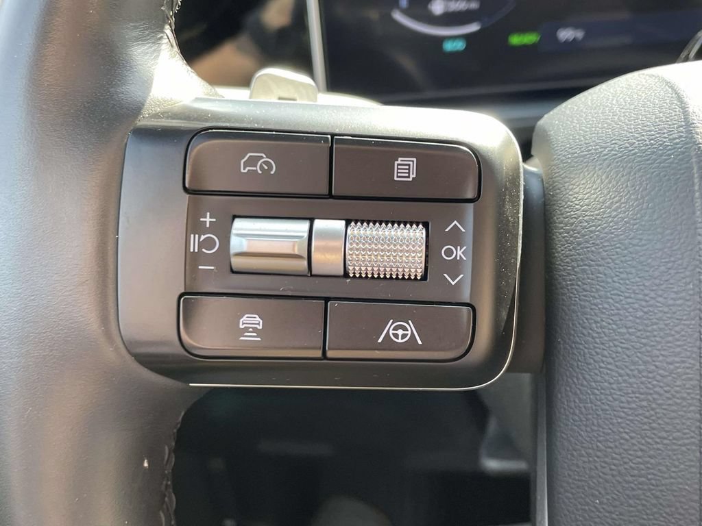 Certified 2025 Hyundai Santa Fe Limited FWD image 22