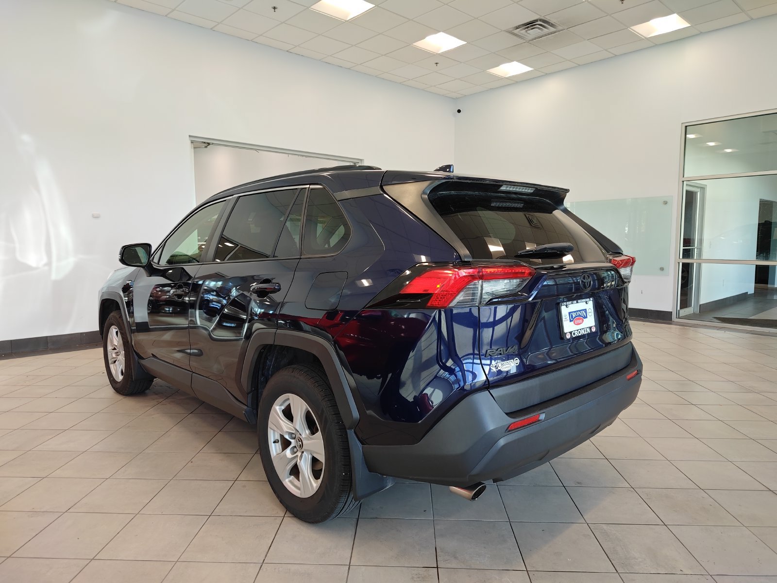 Used 2019 Toyota RAV4 XLE w/ Convenience Package AWD/4WD image 5