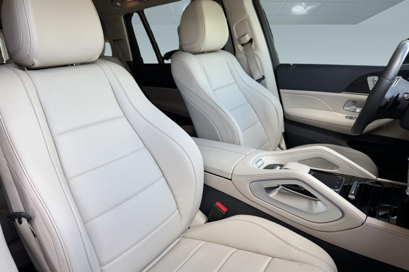 Used 2020 Mercedes-Benz GLS 450 4MATIC image 28