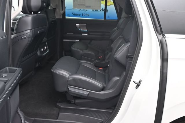New 2027 Ford Expedition Max Platinum RWD image 17