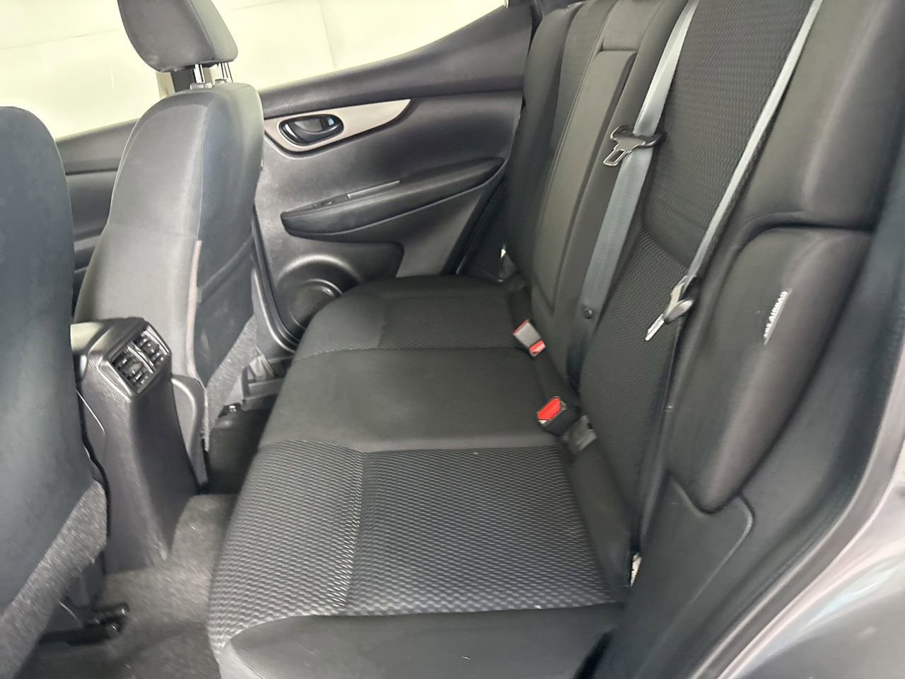 Used 2021 Nissan Rogue Sport S image 21