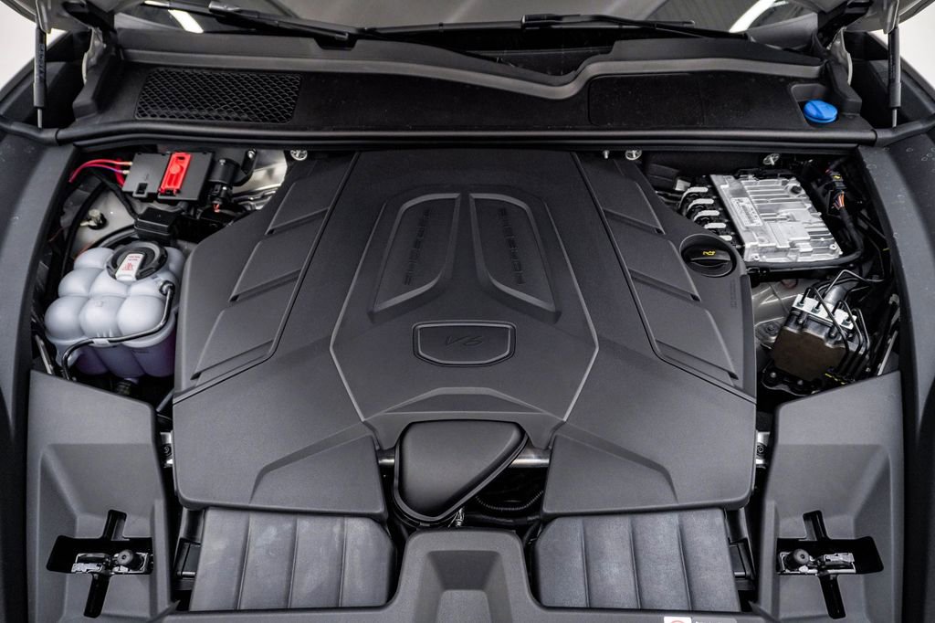 New 2026 Porsche Cayenne Coupe AWD/4WD image 28