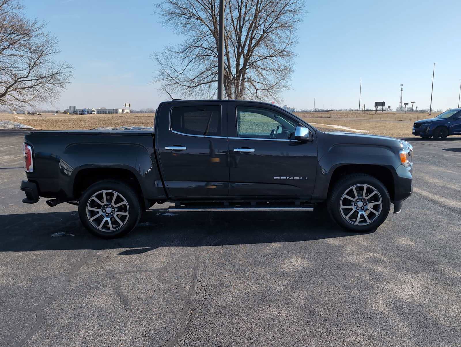 Used 2021 GMC Canyon Denali image 9