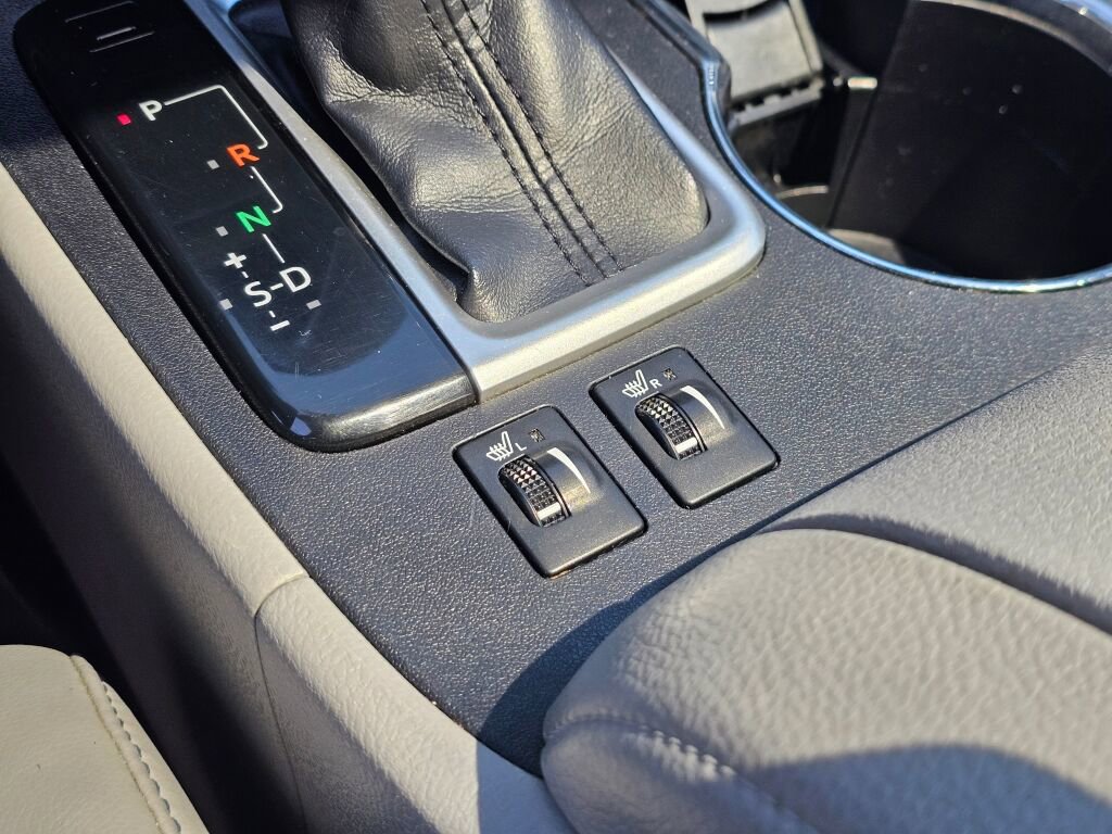 Used 2019 Toyota Highlander XLE AWD/4WD image 37