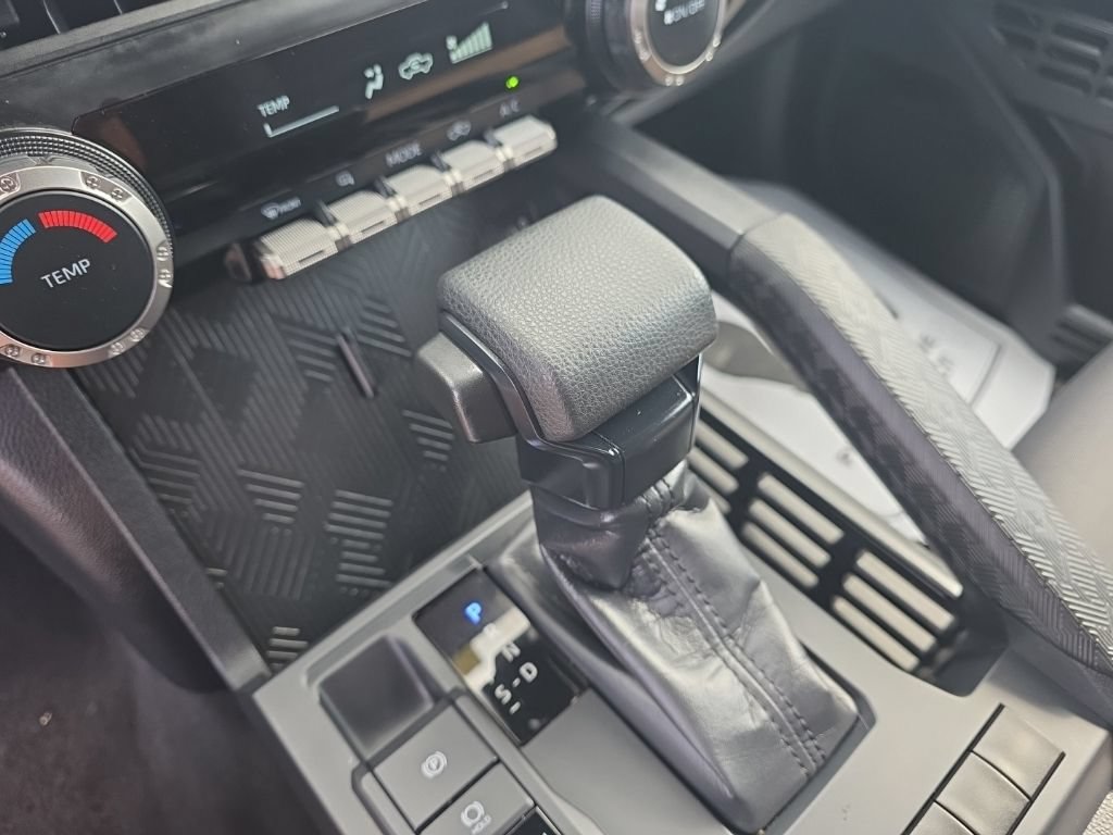 Certified 2025 Toyota Tacoma SR5 AWD/4WD image 22