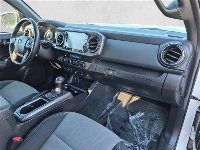 Used 2021 Toyota Tacoma TRD Off-Road w/ Technology Package AWD/4WD image 20