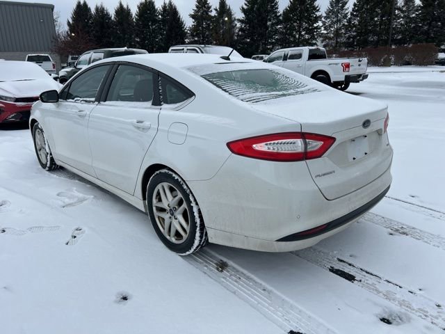 Used 2014 Ford Fusion SE image 2