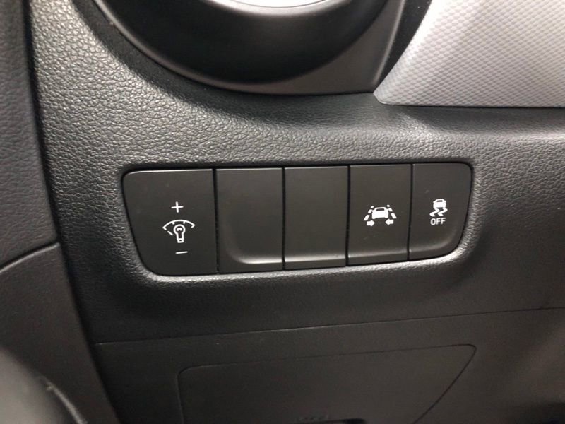 Used 2021 Hyundai Kona SE image 19