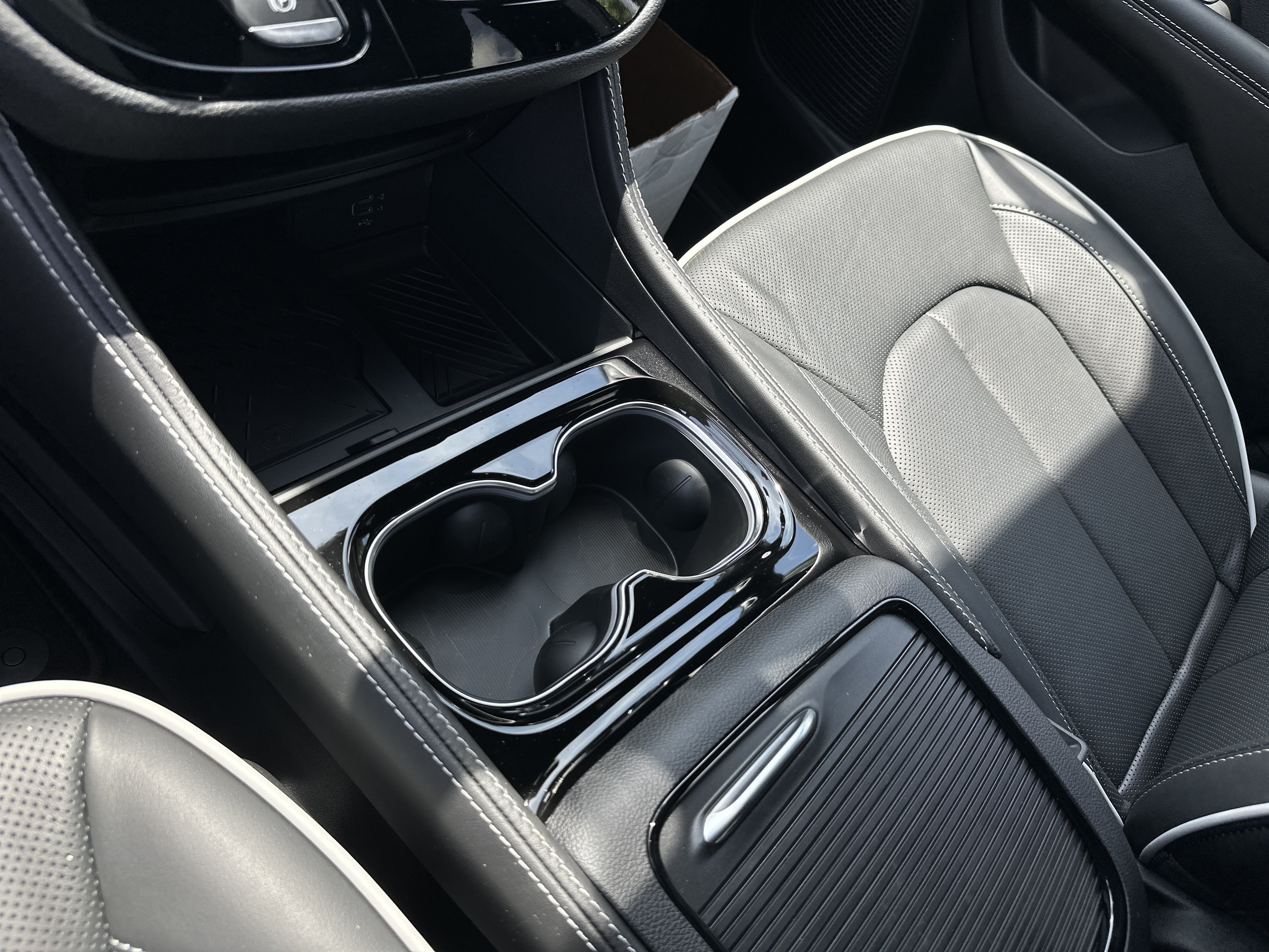 New 2027 Chrysler Pacifica Limited FWD image 26