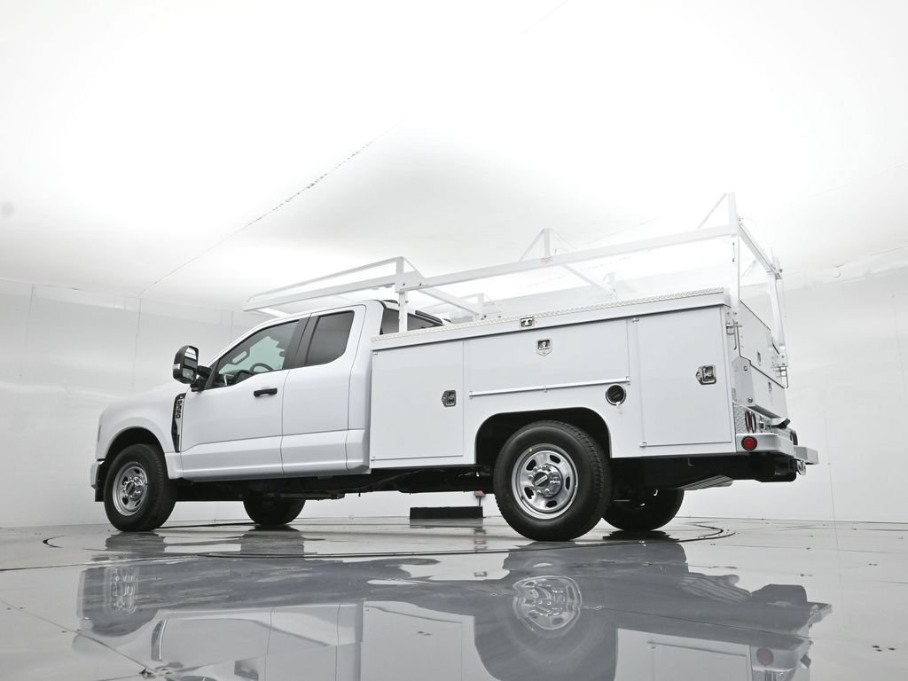 New 2026 Ford F350 XL w/ XL Chrome Package RWD image 59