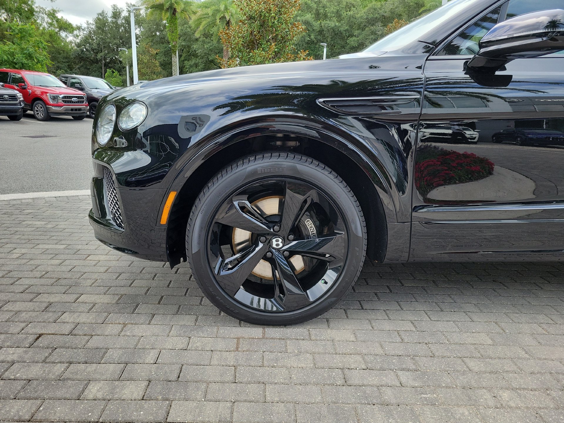 Certified 2023 Bentley Bentayga AWD/4WD image 11