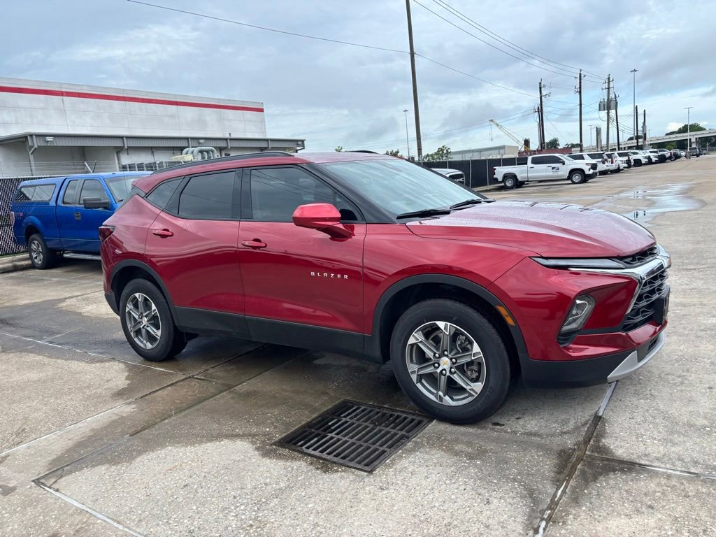 Used 2026 Chevrolet Blazer LT w/ Convenience Package FWD image 4