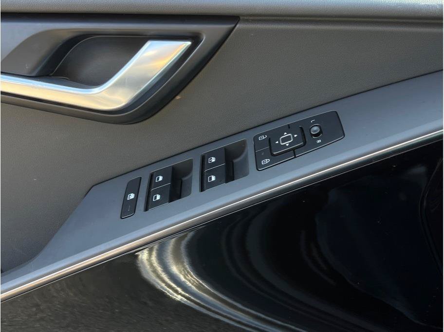 Used 2023 Kia Niro Wind FWD image 16