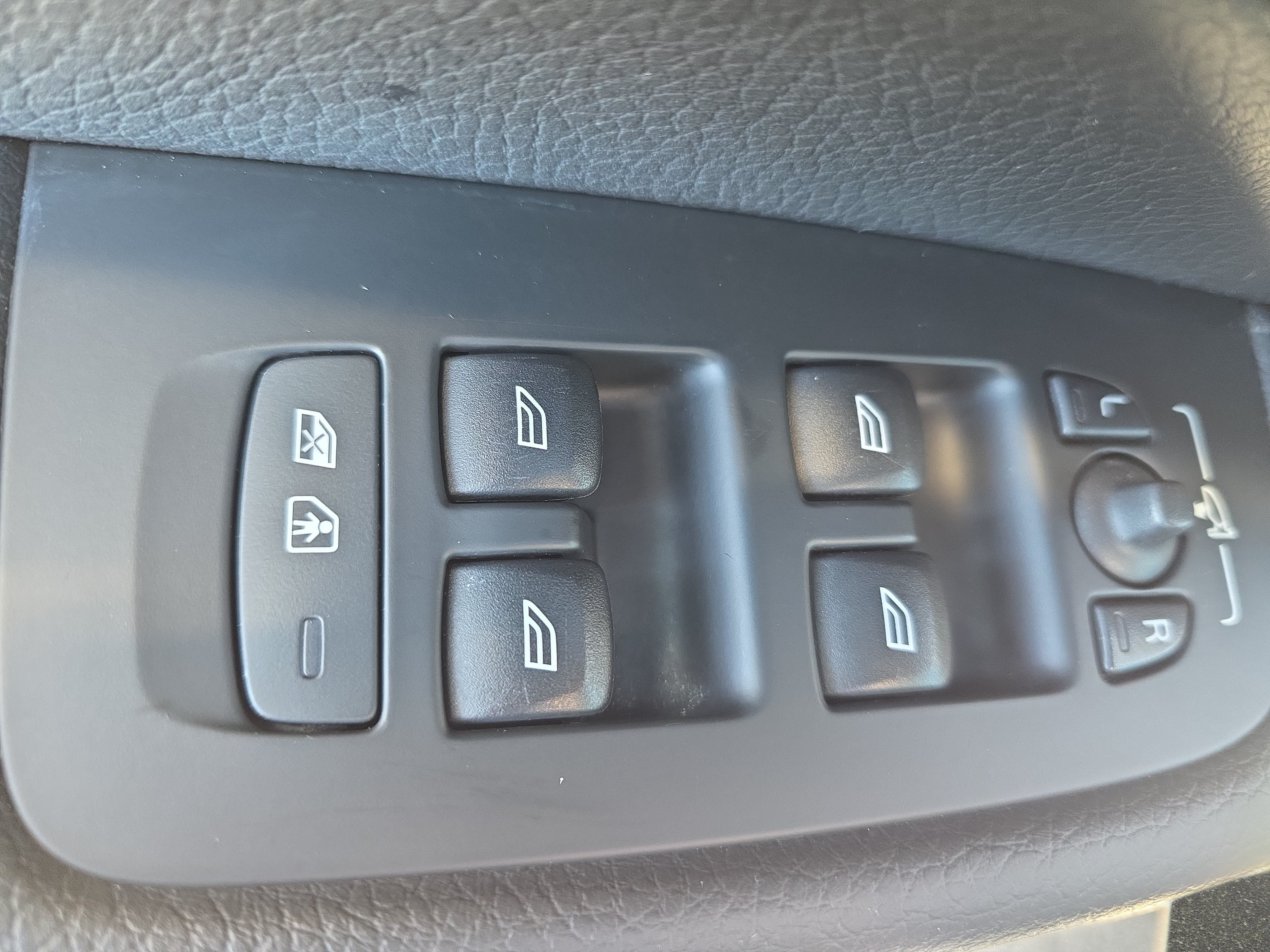 Used 2020 Volvo XC60 T5 Inscription AWD/4WD image 27