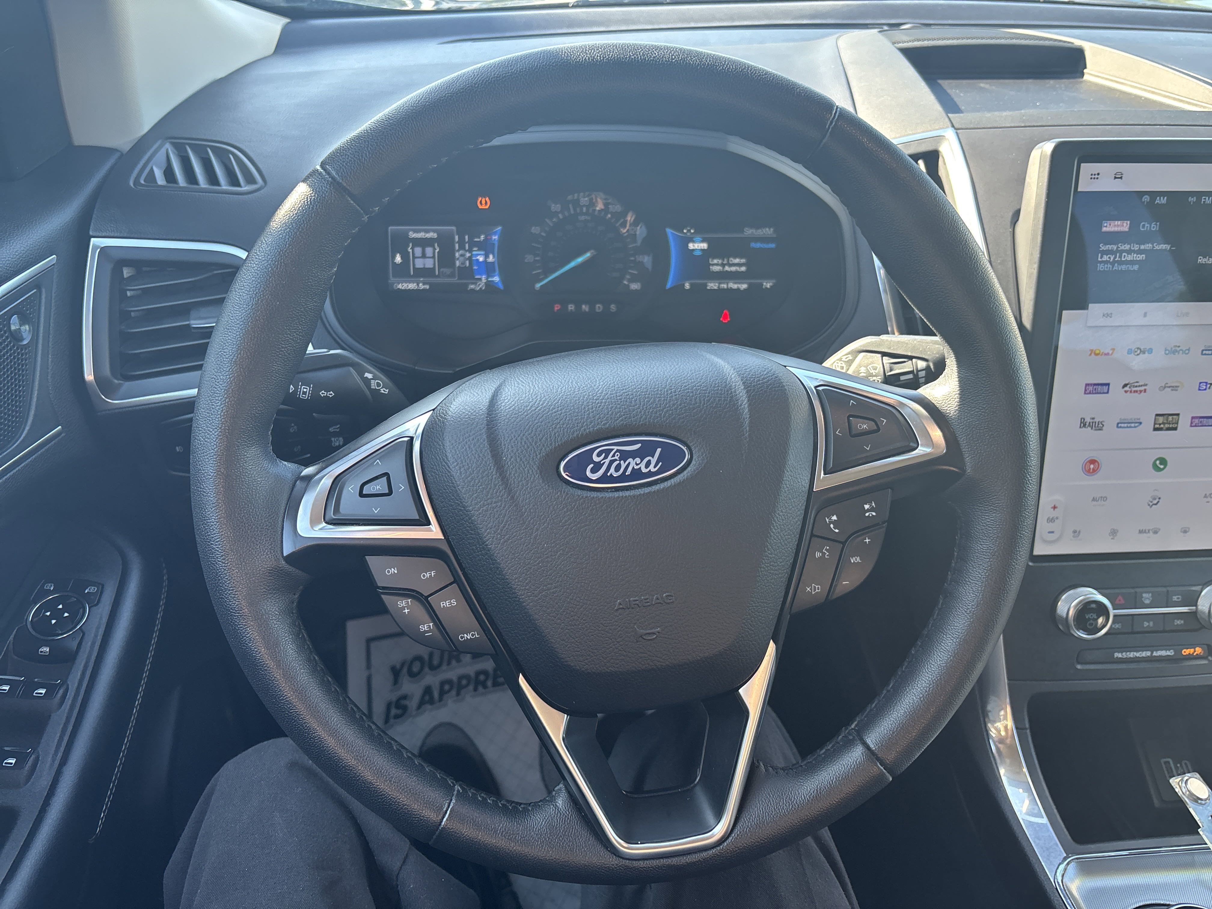 Used 2024 Ford Edge Titanium image 18