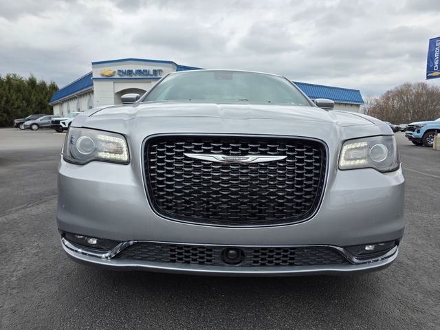 Used 2018 Chrysler 300 S w/ 300S Premium Group image 6