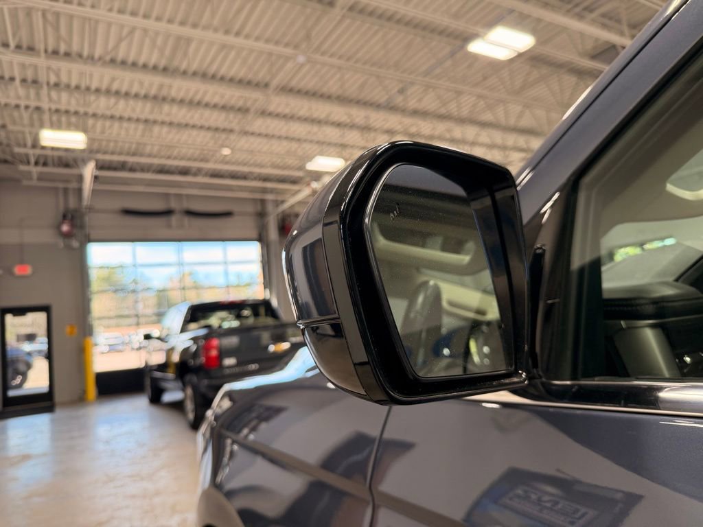 Used 2023 Ford Expedition XLT image 14