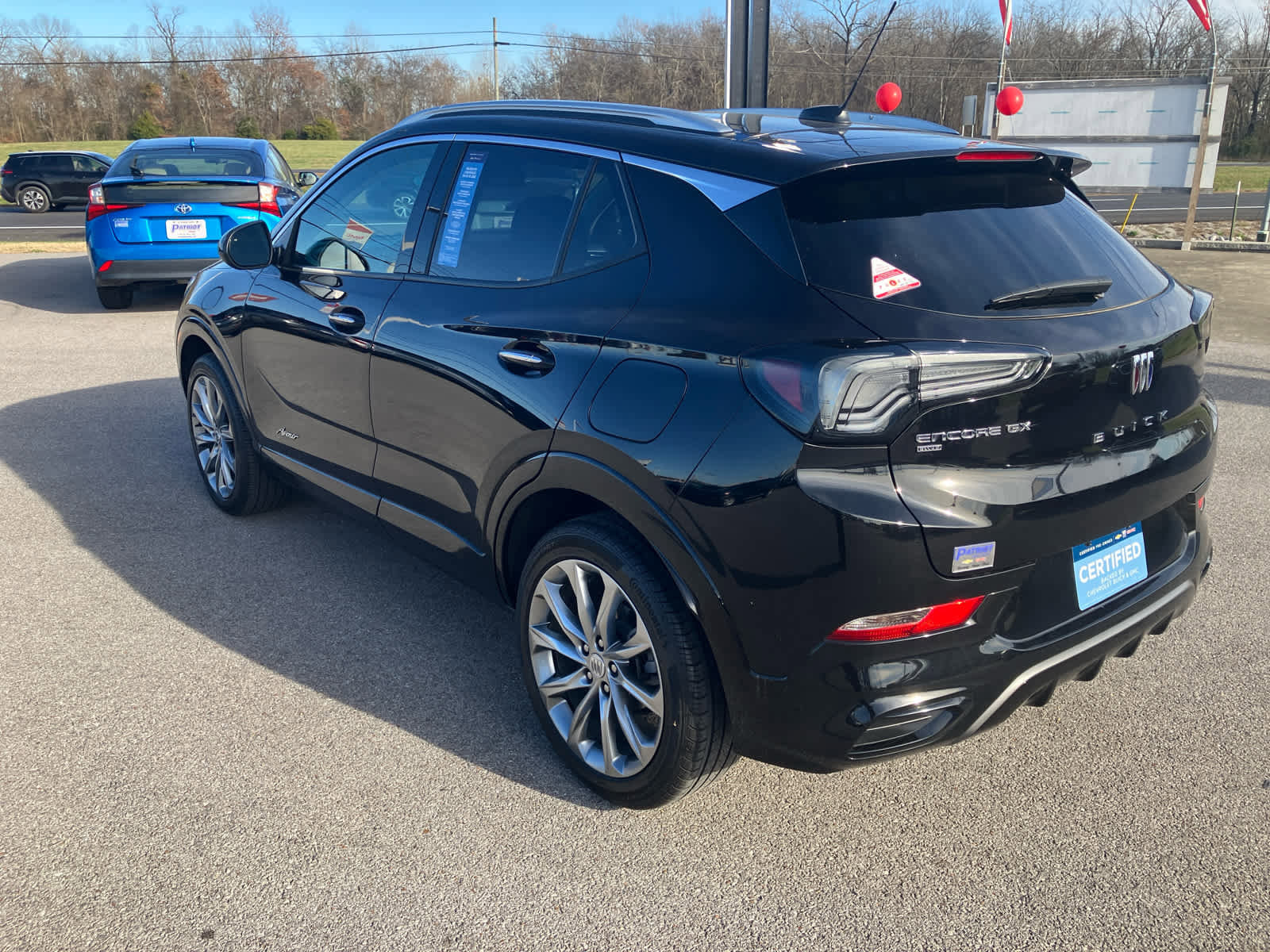 Certified 2025 Buick Encore GX Avenir image 5