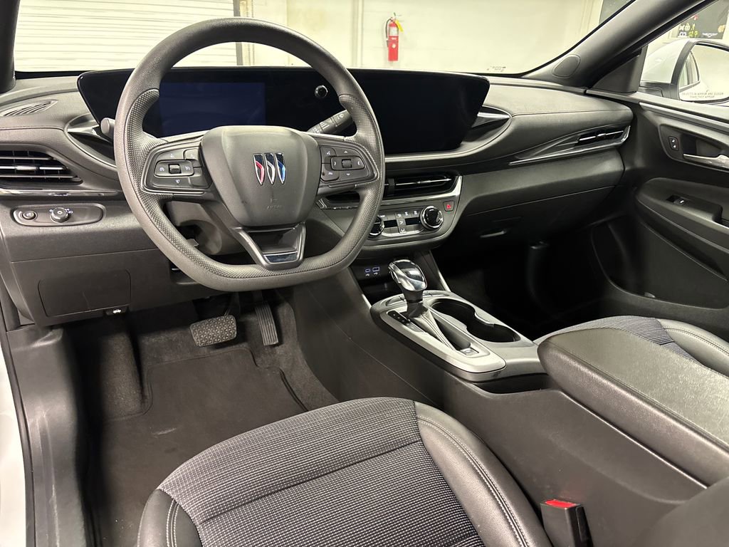 Used 2025 Buick Envista Preferred image 26